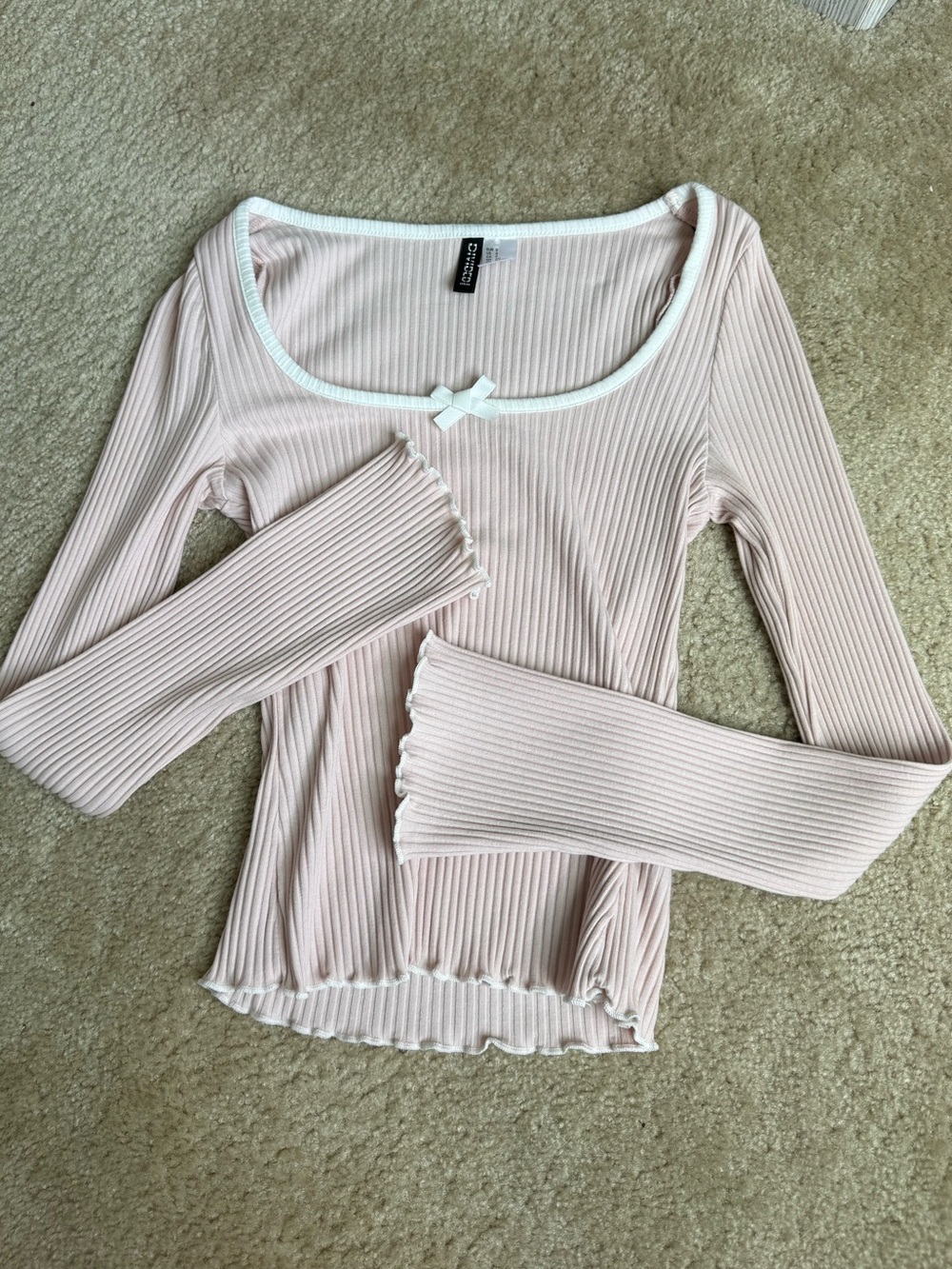 H&M Light Blush Ribbed Long Sleeve Scoop Top with Bow Trim